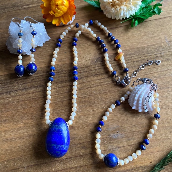 Genuine Mother of Pearl with Lapis lazuli Complete Jewelry Set - Picture 2 of 10